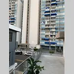 Isla Verde Oasis Ph With Private Terrace, Kingbed, Wifi, Pk