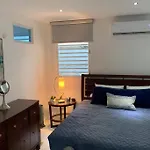 Isla Verde Oasis Ph With Private Terrace, Kingbed, Wifi, Pk